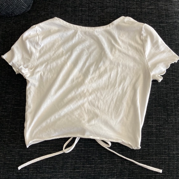 White cropped t-shirt with ruched front and bow from Shein - Picture 4 of 4